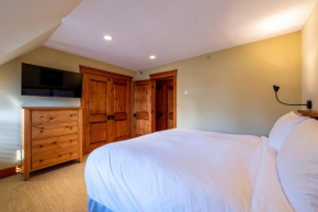 Foxglove 16 Beautiful 3 bedroom townhome close to Village FG.